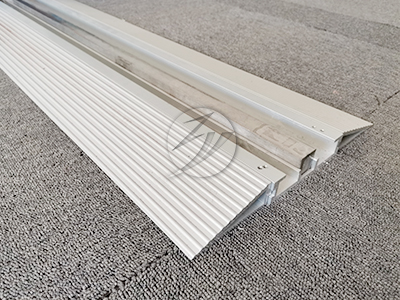 �X�Ͻ��o��·܉